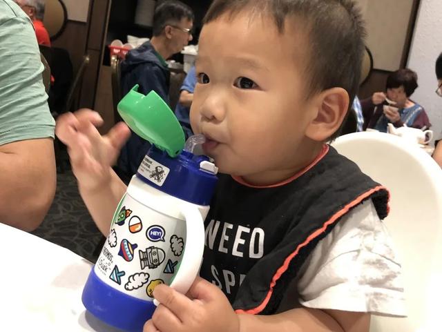 儿童用的水杯哪种好（儿童水杯的优缺点对比）(29)