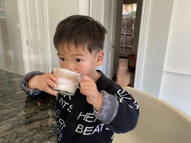 儿童用的水杯哪种好（儿童水杯的优缺点对比）(64)