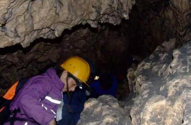 峨眉山金顶又一跳崖事件（峨眉九龙洞频频有人失踪）(16)