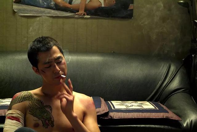 盘点韩国黑帮电影前十名（不可忽视的6部韩国黑帮电影）(2)