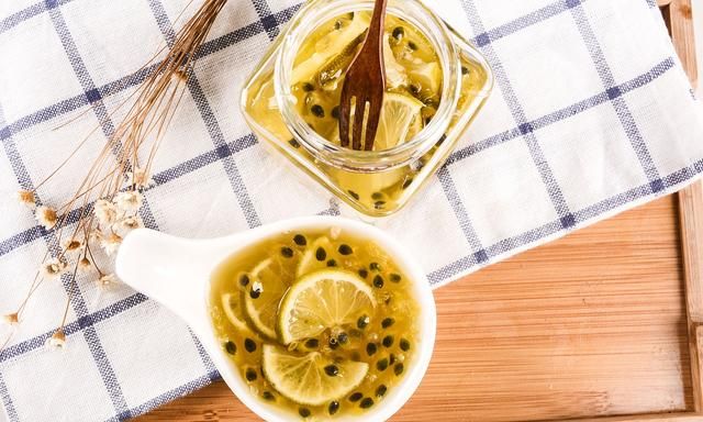 蜂蜜柚子茶可以用凉水泡吗，蜂蜜可以用开水冲泡吗？图3