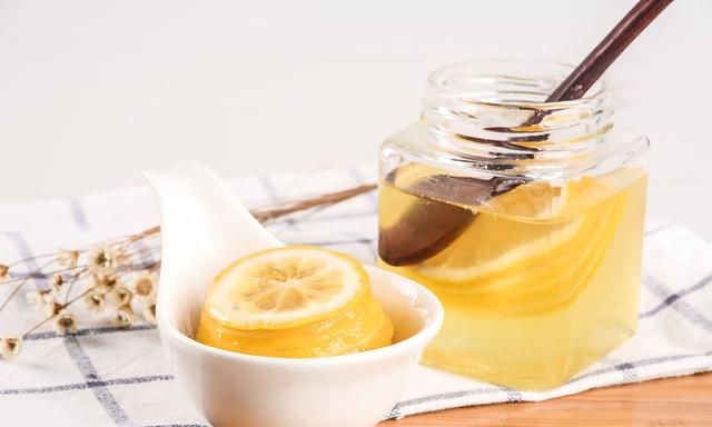 蜂蜜柚子茶可以用凉水泡吗，蜂蜜可以用开水冲泡吗？图2