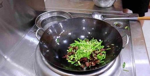 腊肉怎么做好吃，腊肉怎么做好吃？图7