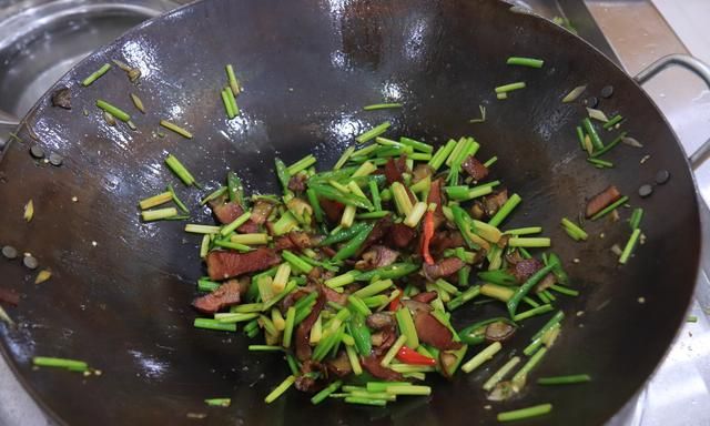 腊肉怎么做好吃，腊肉怎么做好吃？图8