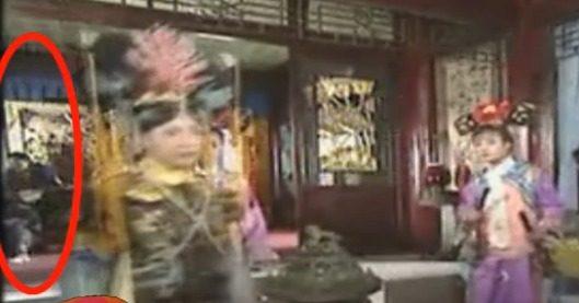 还珠格格中的穿帮镜头大全（还珠格格的搞笑穿帮镜头）(2)