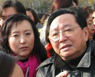 ​红楼梦导演是谁（剧本是谁编撰的）