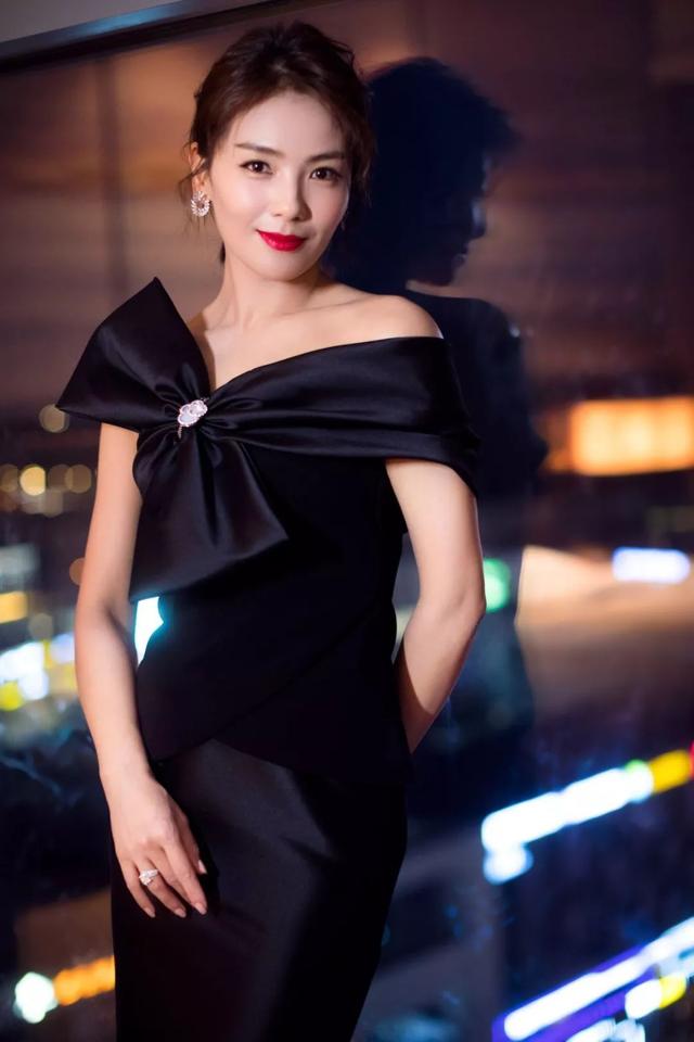 女演员王珂嫁给谁（百亿富豪闪婚女明星）(18)