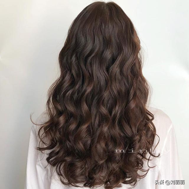 今年最新最好看的发型（最美最时尚的发型16款）(13)