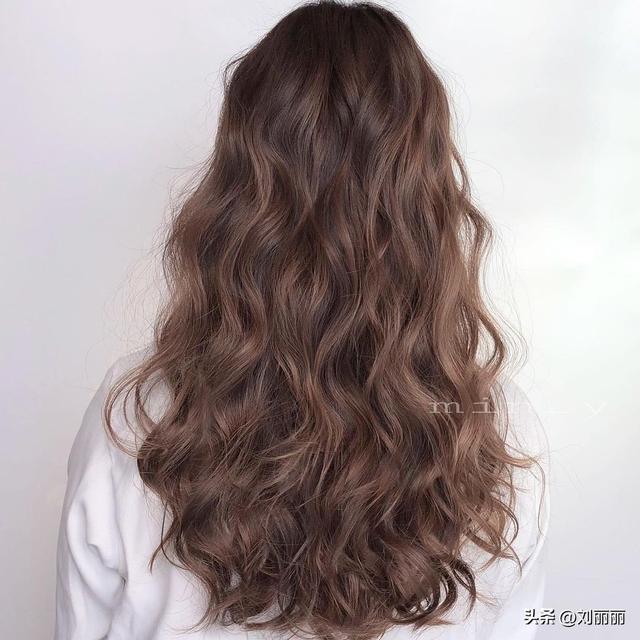今年最新最好看的发型（最美最时尚的发型16款）(16)