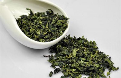 ​铁观音属于哪种茶，铁观音和乌龙茶到底是属于红茶还是绿茶？