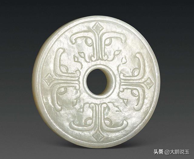 和田玉平安扣的寓意及象征（和田玉平安扣的由来和佩戴寓意你知道吗）(1)