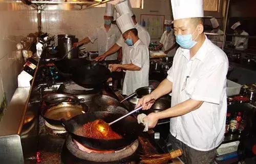 正宗火锅底料的制作和配方（大厨说出的6款火锅底料配方和做法）(1)