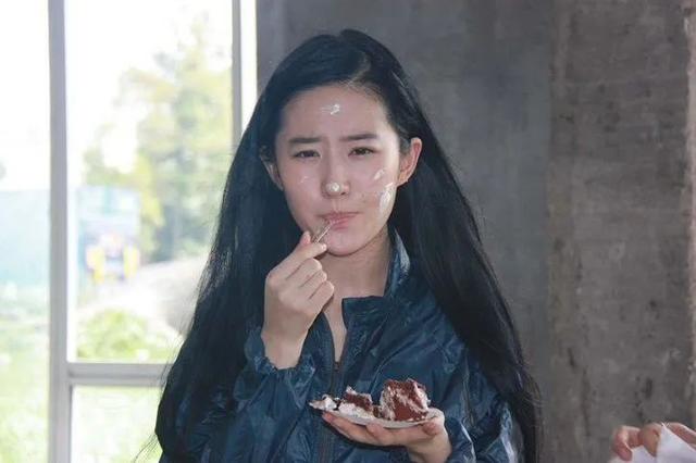 你见过最惊艳的素颜照（美人们的素颜能有多绝）(23)