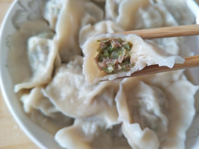 猪肉芹菜饺子馅怎么调才好吃（芹菜猪肉水饺这样调馅）(13)