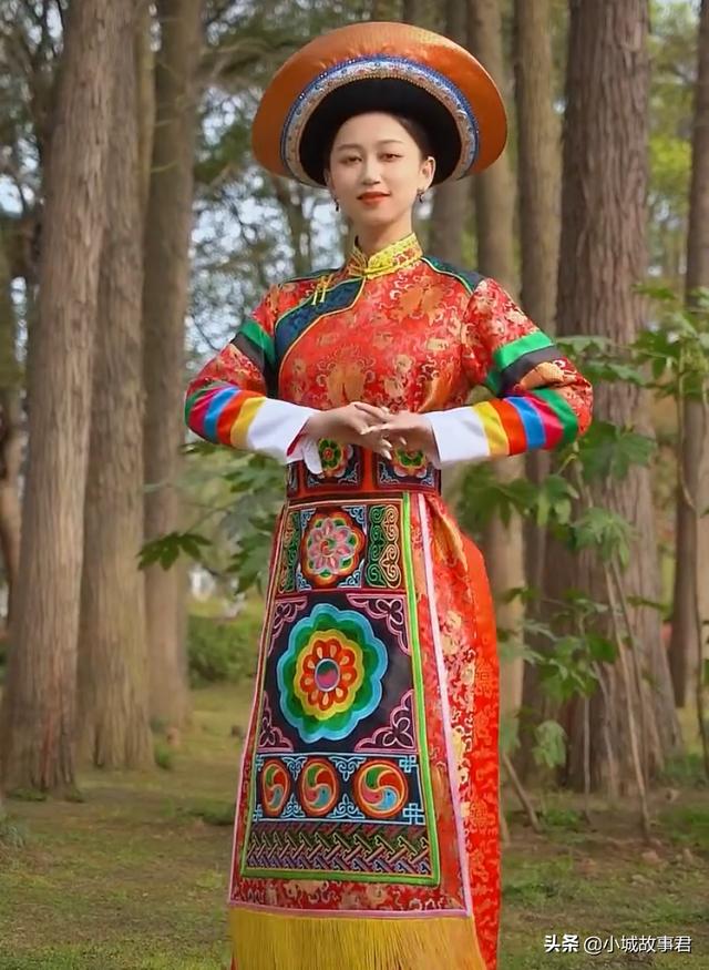 最好看的少数民族服装（难得一见的少数民族服饰）(6)
