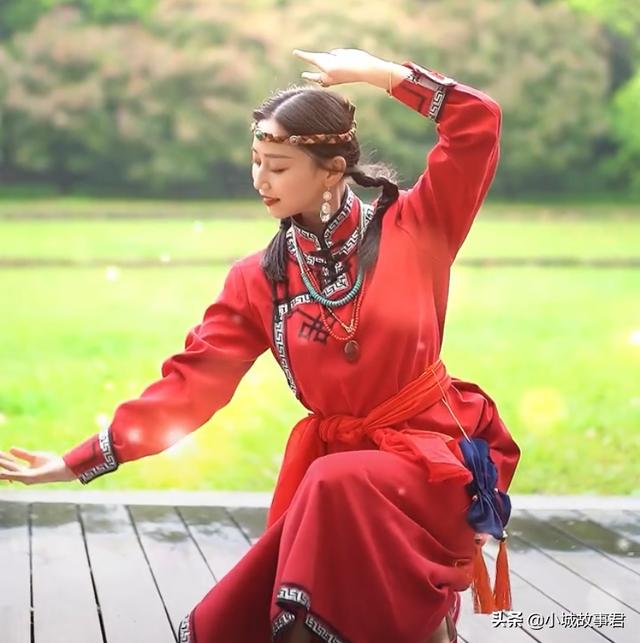 最好看的少数民族服装（难得一见的少数民族服饰）(4)