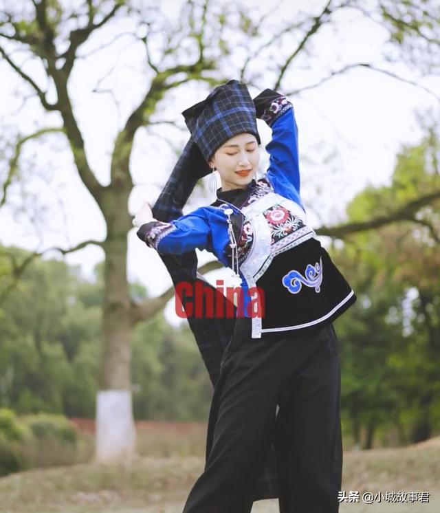 最好看的少数民族服装（难得一见的少数民族服饰）(2)