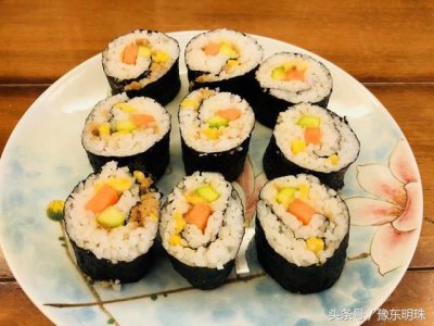 ​最简单的寿司的家常做法（大厨教你做寿司）
