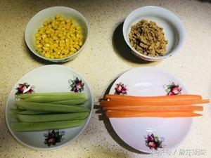 最简单的寿司的家常做法（大厨教你做寿司）(3)