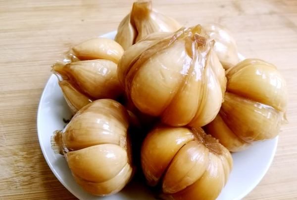 如何腌制糖蒜最好吃窍门,糖醋蒜哪些人不能吃图5