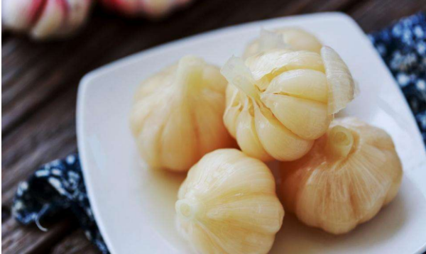 如何腌制糖蒜最好吃窍门,糖醋蒜哪些人不能吃图21
