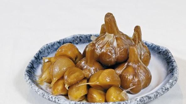 如何腌制糖蒜最好吃窍门,糖醋蒜哪些人不能吃图3