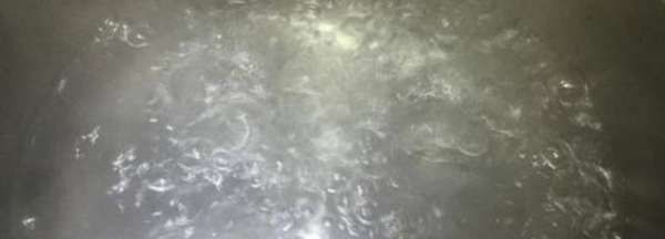 刚烧开的水可以放冰箱,开水可以直接放冰箱冷藏吗图1