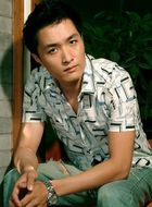 卢振兴（贾宏伟饰演）