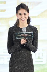 ​黑寡妇扮演者是谁