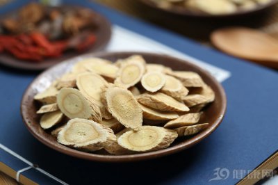 ​黄芪的功效与作用（干瘦结实的人群不适合）