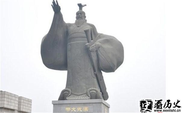 推恩令的颁布者汉武帝雕像