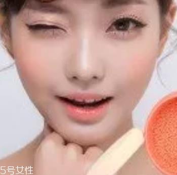 珊瑚色腮红画在哪个位置好看 珊瑚色腮红的正确画法