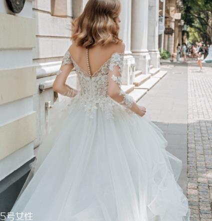 婚纱裙撑怎么穿？婚纱裙撑的正确穿法