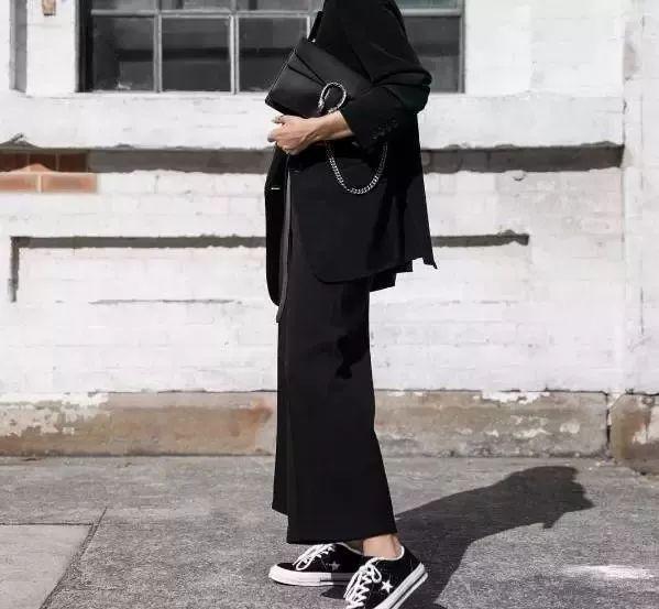 穿几百块的匡威，你丢人吗？