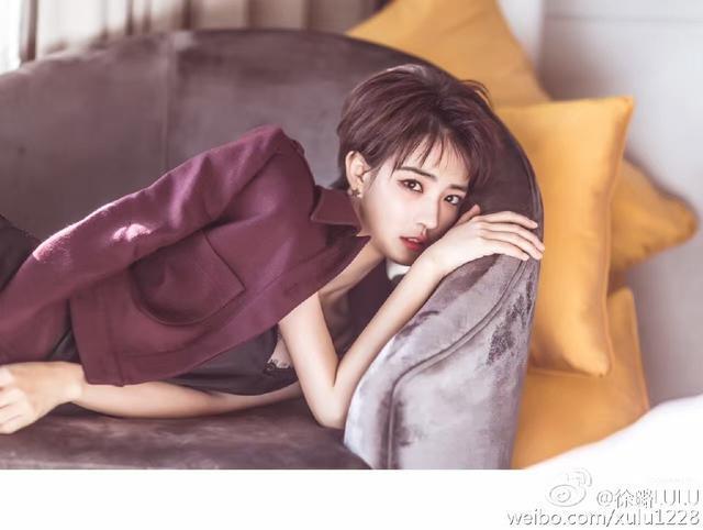 小方脸徐璐剪短发秒变瓜子脸，网友：她的穿搭更加个性十足