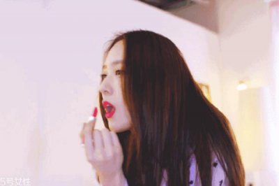 ​吃饭不擦口红会中毒吗 不过量就没事