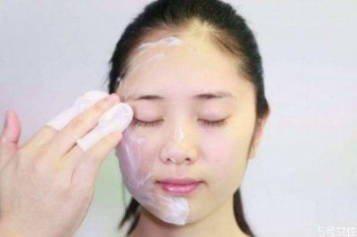​额头容易出油的原因 为什么额头容易出油