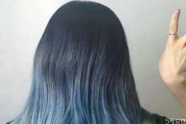 什么肤色的人适合染蓝色头发 蓝色头发褪色后效果