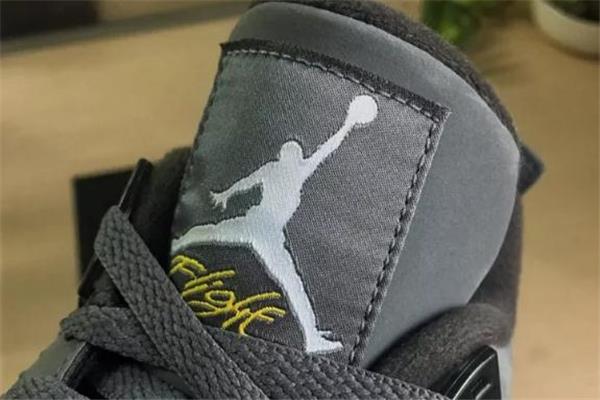 aj4 cool grey开箱测评 aj4酷灰复刻开箱实物图