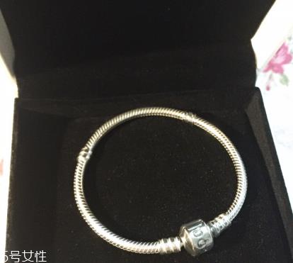 潘多拉蛇骨链好还是手镯好 看自己喜好