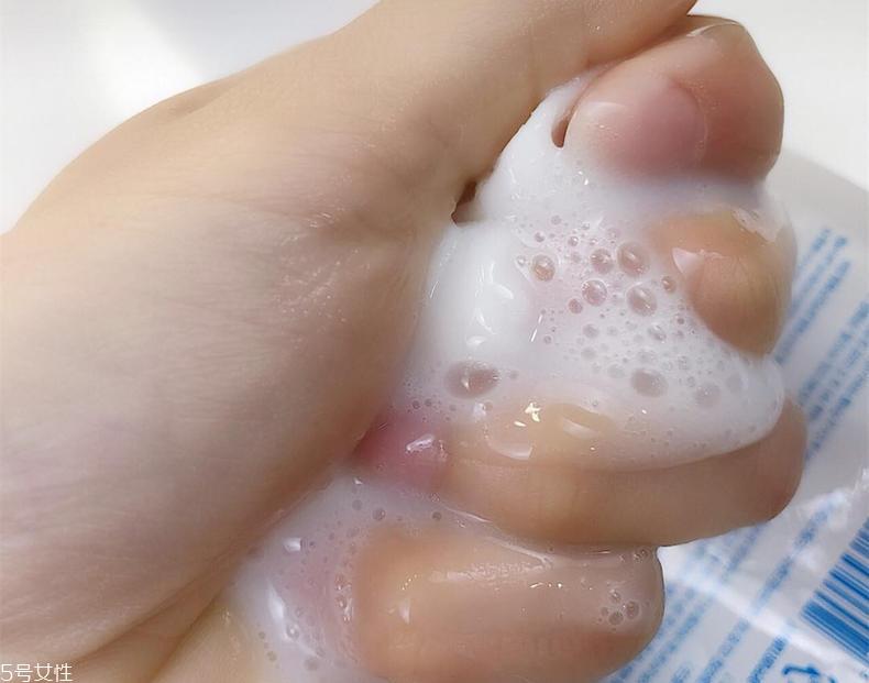 23yearsold蚕丝面膜多久敷一次 23岁面膜刺痛吗