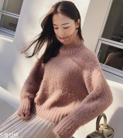 毛衣粘了碎头发怎么办？巧妙利用透明胶带