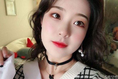 ​上班族适合什么样的妆容 休闲风适合的妆容