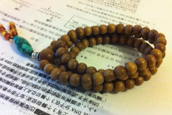 檀木手串多少钱 别被商家骗了