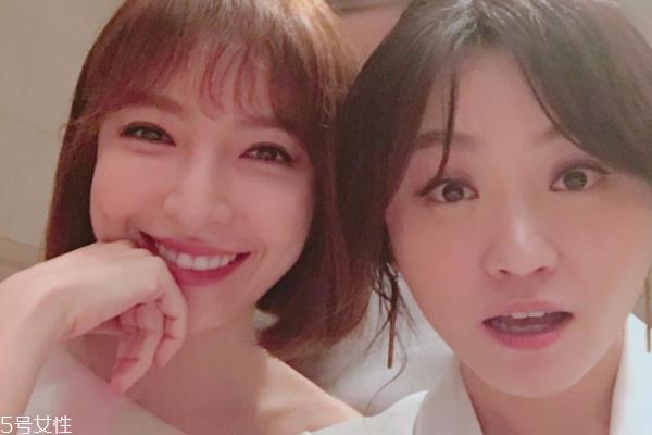 参加婚礼梳什么发型 看看女明星都扎什么发型