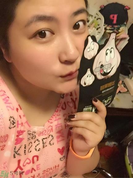 欧尚坊黑面膜怎么样？欧尚坊黑蒜竹炭蚕丝面膜好用吗？