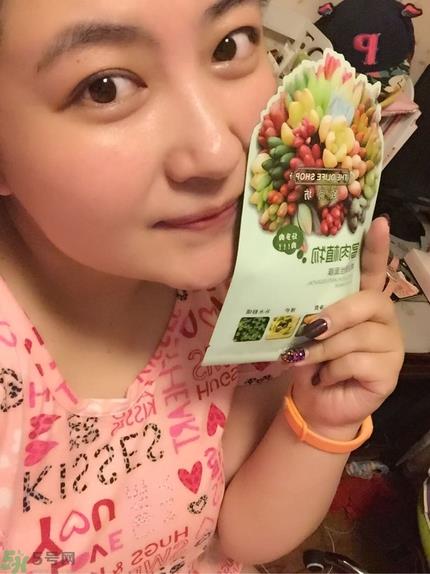 欧尚坊黑面膜怎么样？欧尚坊黑蒜竹炭蚕丝面膜好用吗？