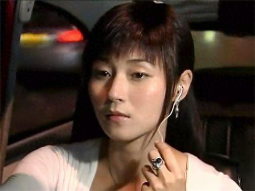因僵尸少女一炮而红，甄子丹疯狂追求她，与小鲜肉相识一周便闪婚