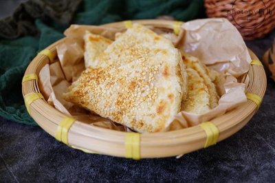 ​五香发面饼最好吃的做法，吃了就忘不掉，步骤详细，保准教会你