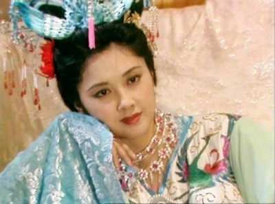 ​西游记女儿国国王近照曝光，65岁签售卖书，脸上没有一点皱纹